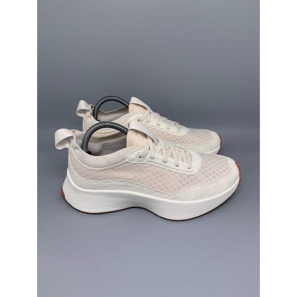 Lululemon CrossCity White Peach Running Shoes  LW9EFMS Women's‎ Sz 7